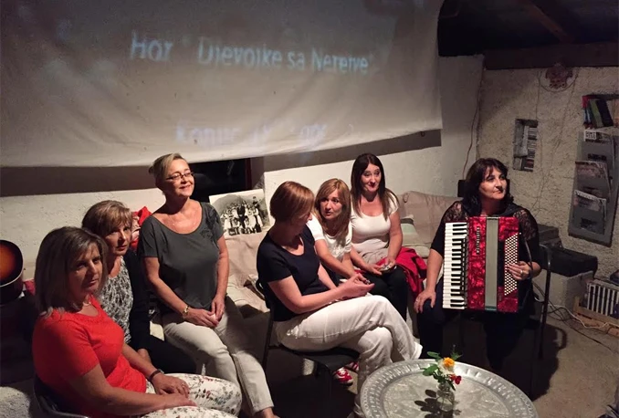 Djevojke s Neretve na Boračkom jezeru