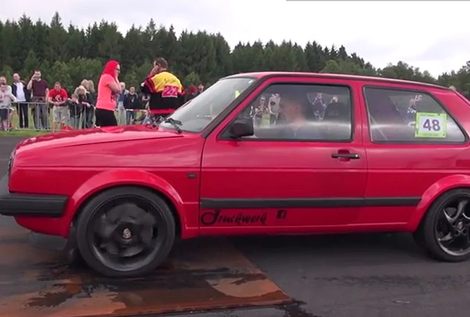 Ovo se ne viđa često: Golf 2 brži od Audija R8