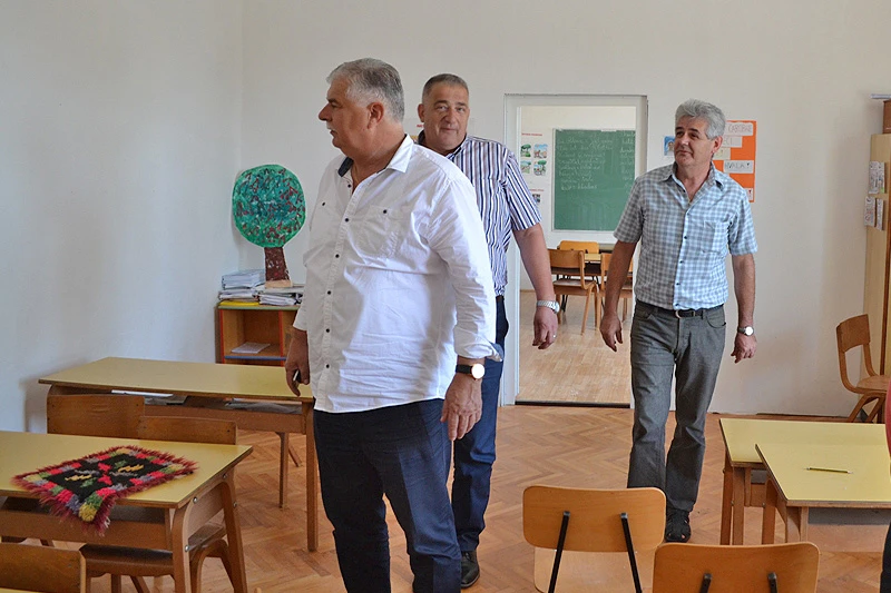 U tijeku radovi na uređenju škola u Kočerinu i Ljubotićima