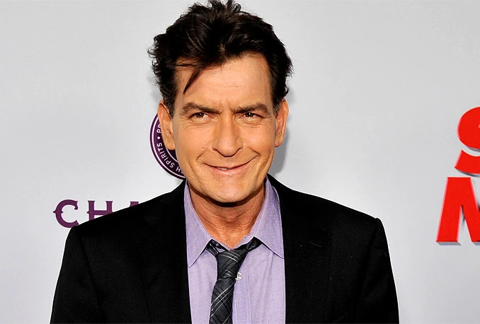 Charlie Sheen poziva poznate da priznaju zaraženost HIV-om