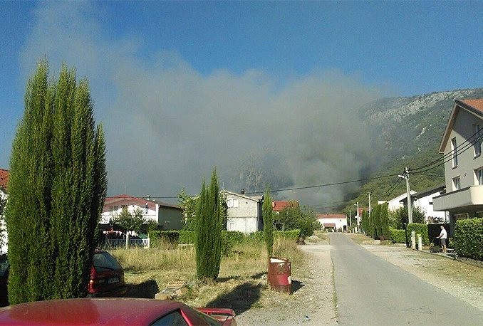 Ugašen požar južno od Mostara