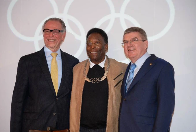 Pele pali olimpijski plamen?