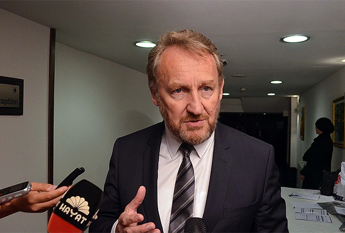 Izetbegović neće za stol: Čović ne govori šta je kriza, a sve je počelo s kladionicama