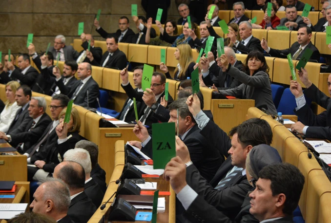 Kriza u Federaciji: Odgođene sjednice
