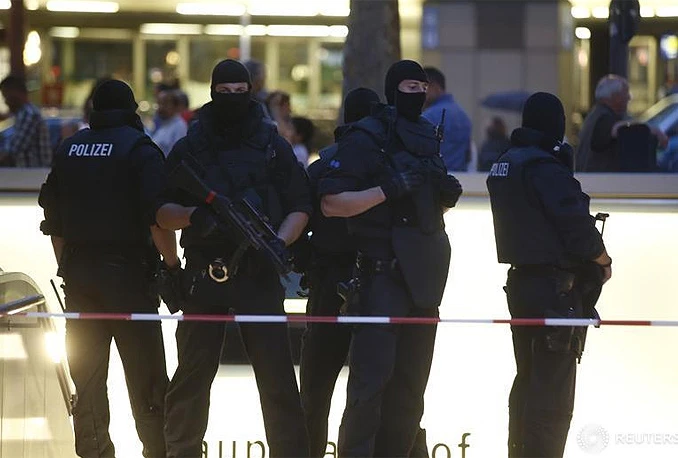 U Munchenu i dalje traje velika policijska operacija
