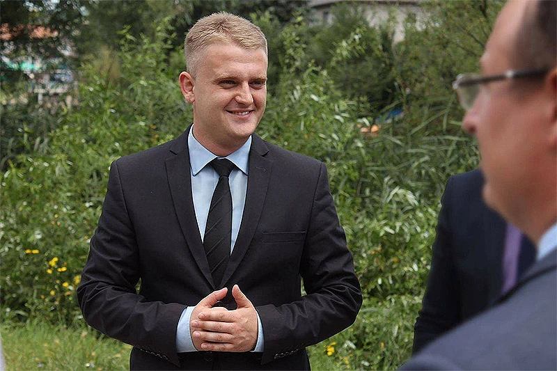 Musić za Bljesak.info: Društvo mora dati priliku mladima