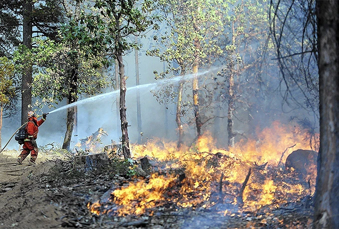 U Ljubuškom opožaren hektar trave i niskog raslinja