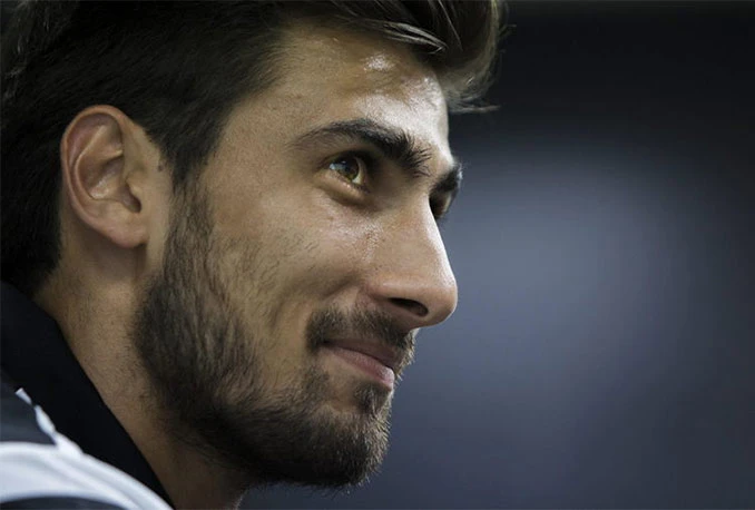 Barca kupila Andrea Gomesa