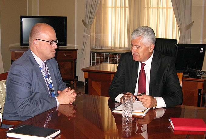 Čović i Moore razgovarali o mostarskim izborima