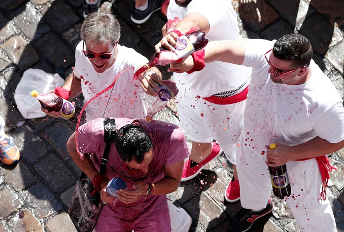 Tisuće ljudi na otvaranju tradicionalnog festivala San Fermin u Španjolskoj