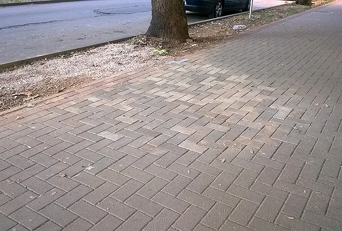 Sanacija sanacije: Ponovno popločan pločnik na Aveniji