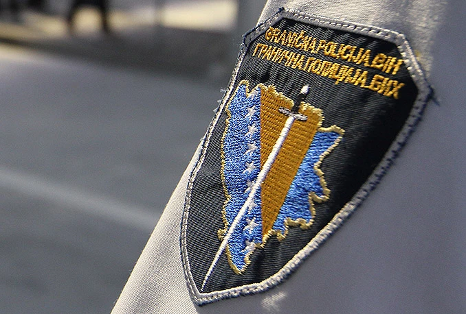 Izraelac s bakljama pošao preko granice u Zenicu