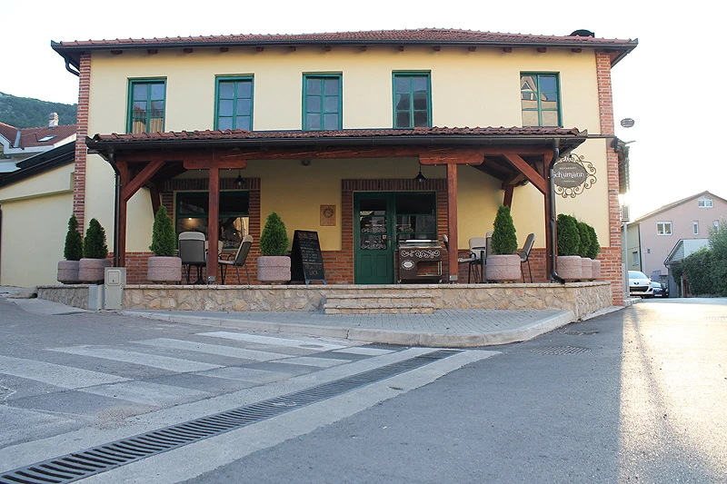 Uživajte u ugodnom ambijentu vrtne terase Restorana Schumann