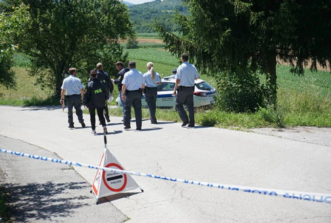 Ubio policajca, pa sebe