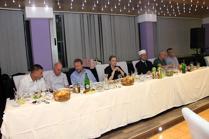 Izetbegović u Mostaru: Izbora će biti, samo ako vi to želite