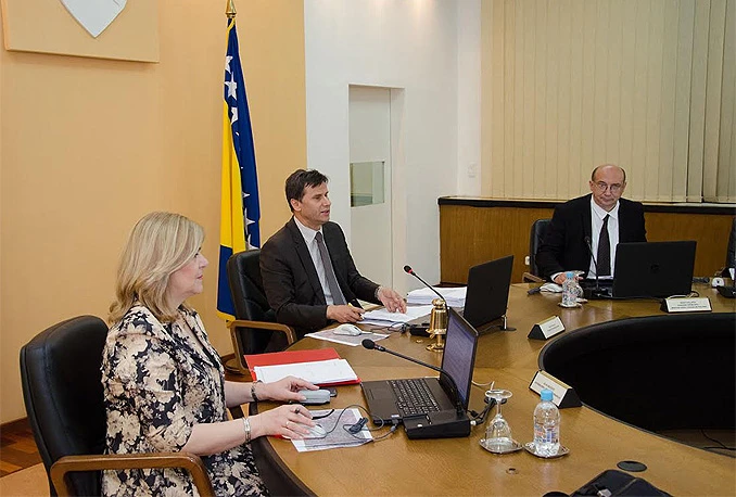 Za MMF spremni: Vlada će ograničiti potrošnju na plaće