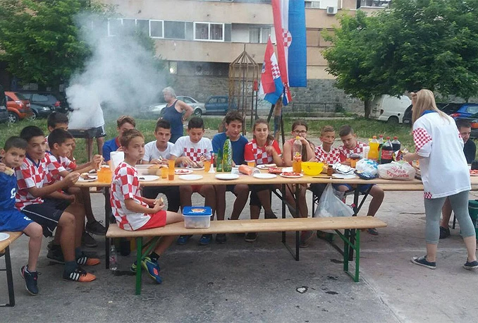 Mali navijači poslali odličnu poruku iz Mostara
