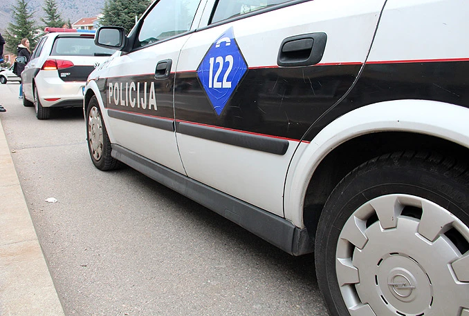 Pijan ušao u policijsku stanicu i napao šefa smjene