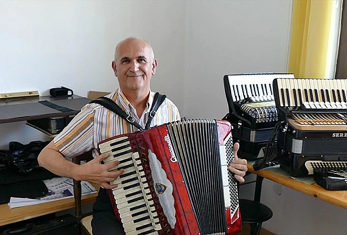 Marko Krišto: Zatvorski upravnik koji u slobodno vrijeme popravlja harmonike