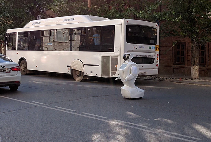 VIDEO | Pobjegao robot!