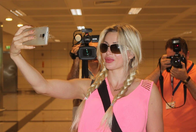 Šveđanka imala 17 operacija: Uklonila šest rebara da izgleda poput Barbie