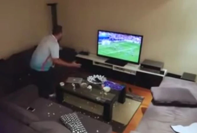Gasila mu TV za vrijeme tekme Hrvatska-Turska, pa razbio i TV i laptop