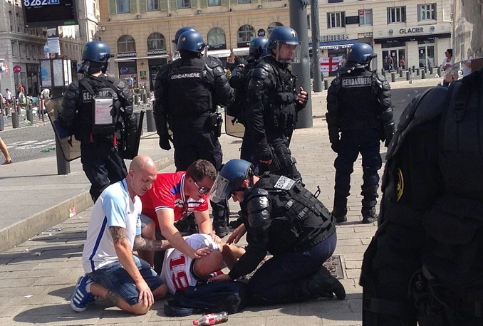 Brutalni navijački neredi u Marseilleu