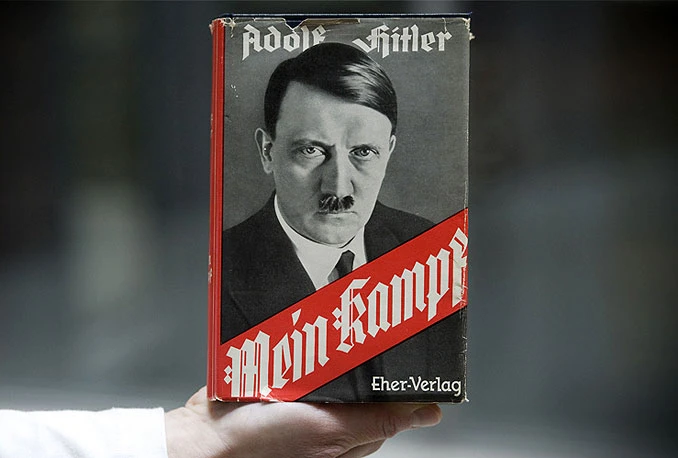 Italija: Objavljivanje Hitlerovog ''Mein Kampfa'' uz novine izazvalo ljutnju