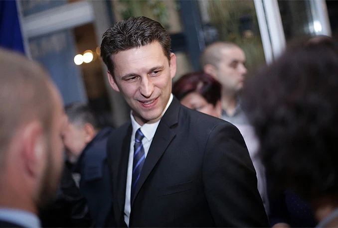 Hrvatska: Neće odstupiti ni Petrov ni Orešković