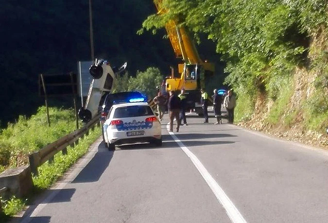U slijetanju vozila u Vrbas poginula djevojka iz Gruda
