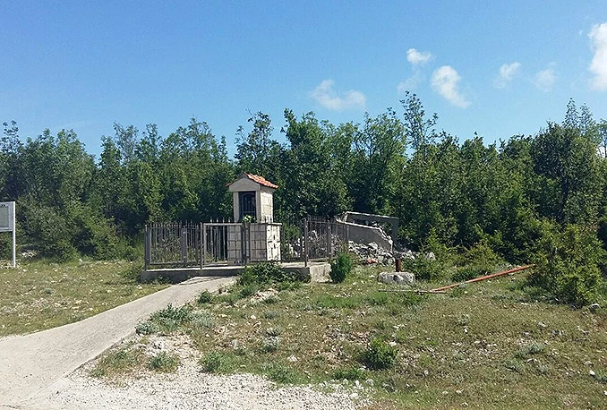 Uništen hrvatski stijeg u Hrasnom