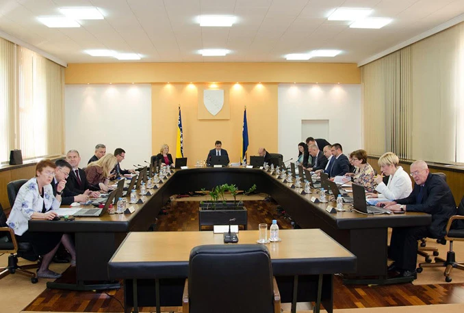 Federalna vlada se povukla iz neumskog hotela