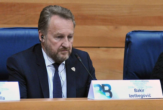 Izetbegović: Potrebno je suzbiti ideologije koje zloupotrebljavaju islamska obilježja