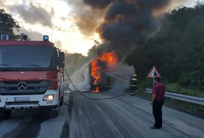 Na cesti planuo autobus s učenicima iz BiH