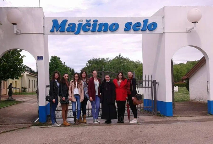 Studenti u posjeti Majčinom selu u Međugorju