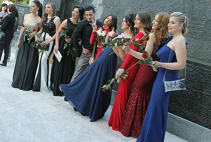 Maturanti svečano proslavili kraj srednje škole