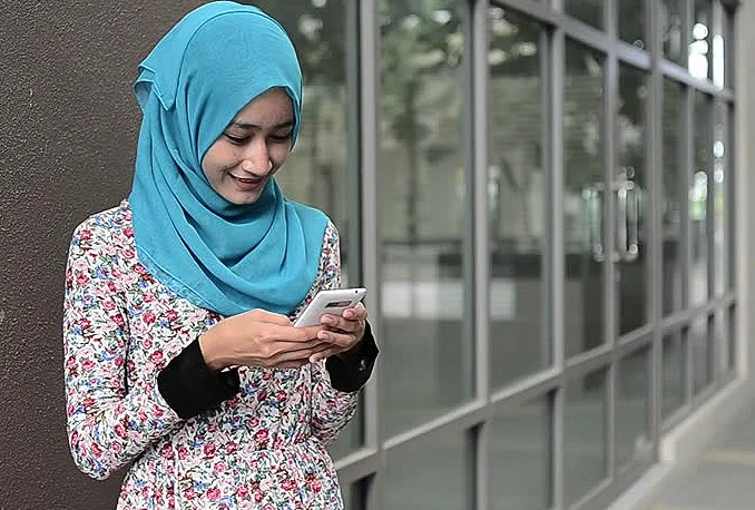 Ujedinjeni Arapski Emirati protjerali ženu jer je provjeravala suprugov mobitel