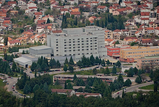 Izaslanstvo Doma naroda u posjeti mostarskoj bolnici i Sveučilištu