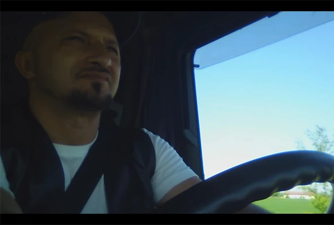 Kamiondžija iz BiH ponovno pjesmom oduševio internet