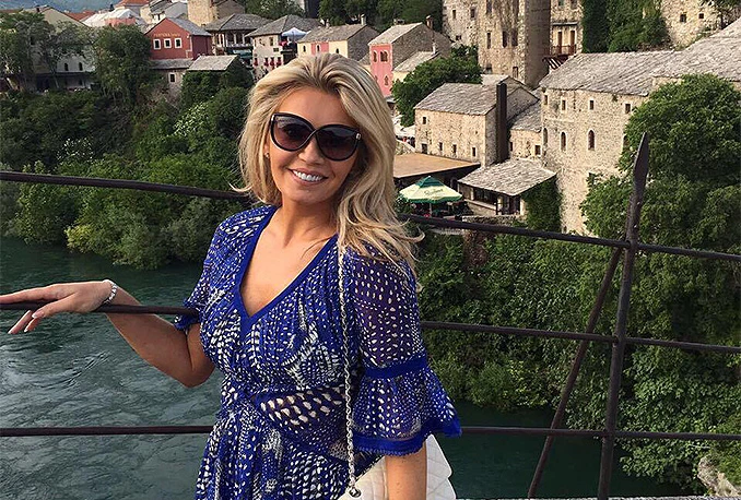 Zagonetna Britanka: Tko je misteriozni Mostarac za kojim luduje Claire Johnson?