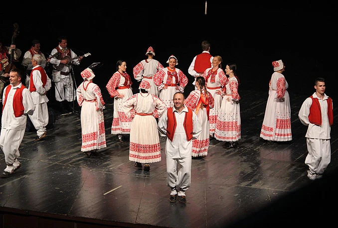 Prikazan dio kulturne baštine uz večer hrvatskog folklora