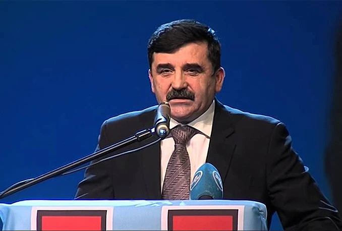Lovrinović se žali na stolicu u parlamentu: ''Kao da zaobilazim svetište''