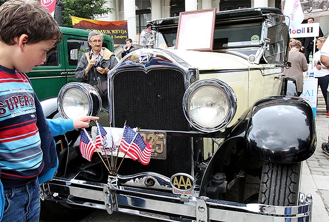 Oldtimer susreti oduševili Sarajevo