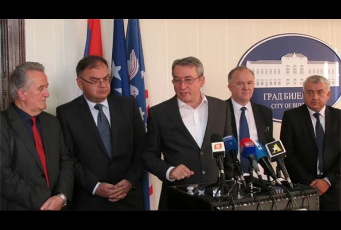 Opoziciji odbijen prosvjed, pa izvode pristaše na skup za srpski jezik