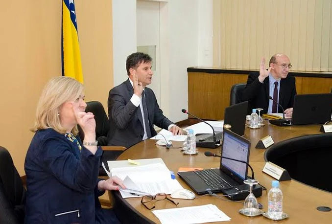 Vlada olakšala izmirenje dugova prema javnim poduzećima