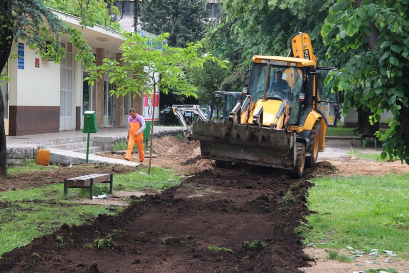 Park ispred 'Ekonomske' će zablistati novim sjajem