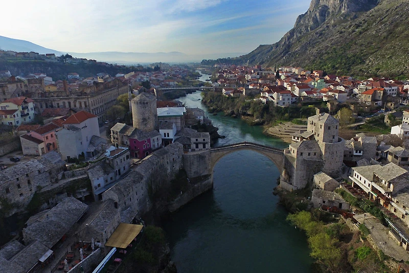 Skok sa Starog mosta u znak sjećanja na Hansa Koschnicka