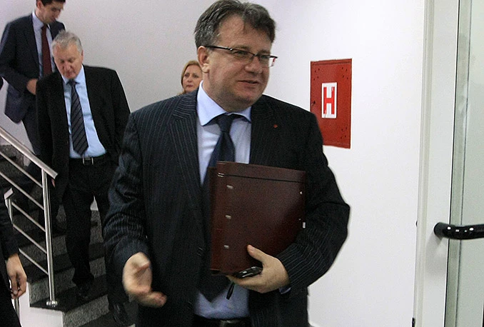 Kako je Nikšićeva vlada trošila tekuće rezerve?
