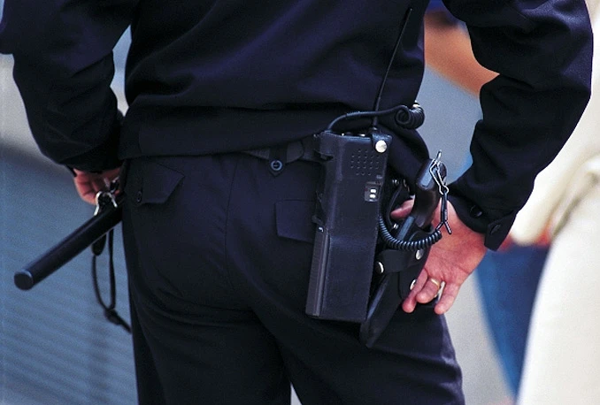 Policajac pokazivao spolni organ pred ženama i djevojčicama