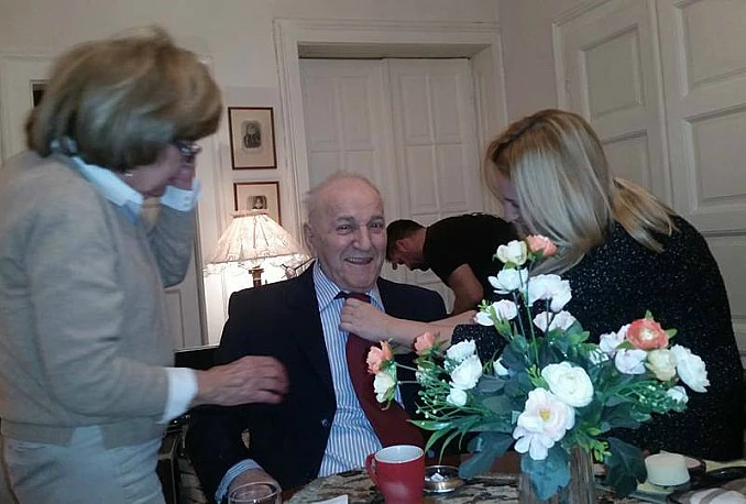 Bata Živojinović završio u bolnici